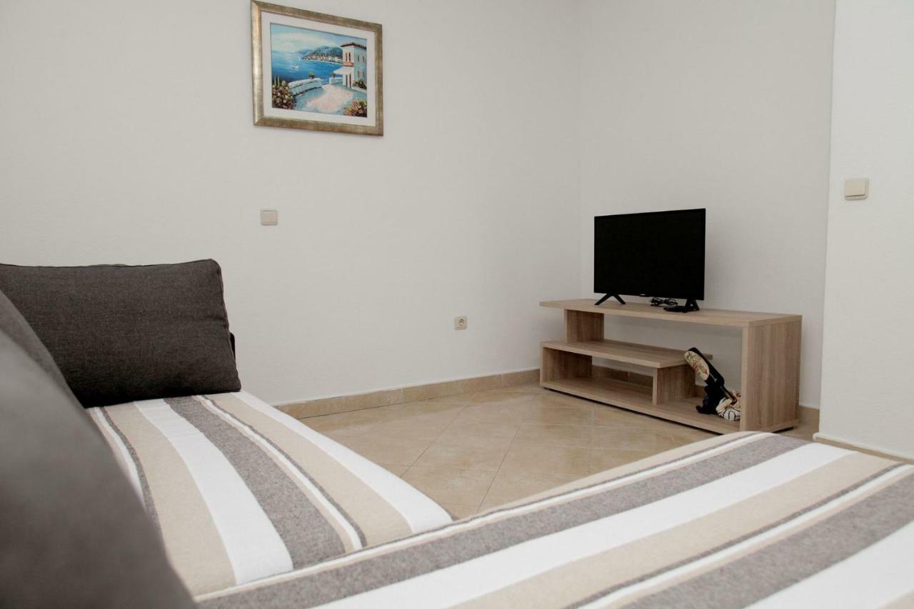 Apartments Maja - Sea View Trogir Bagian luar foto