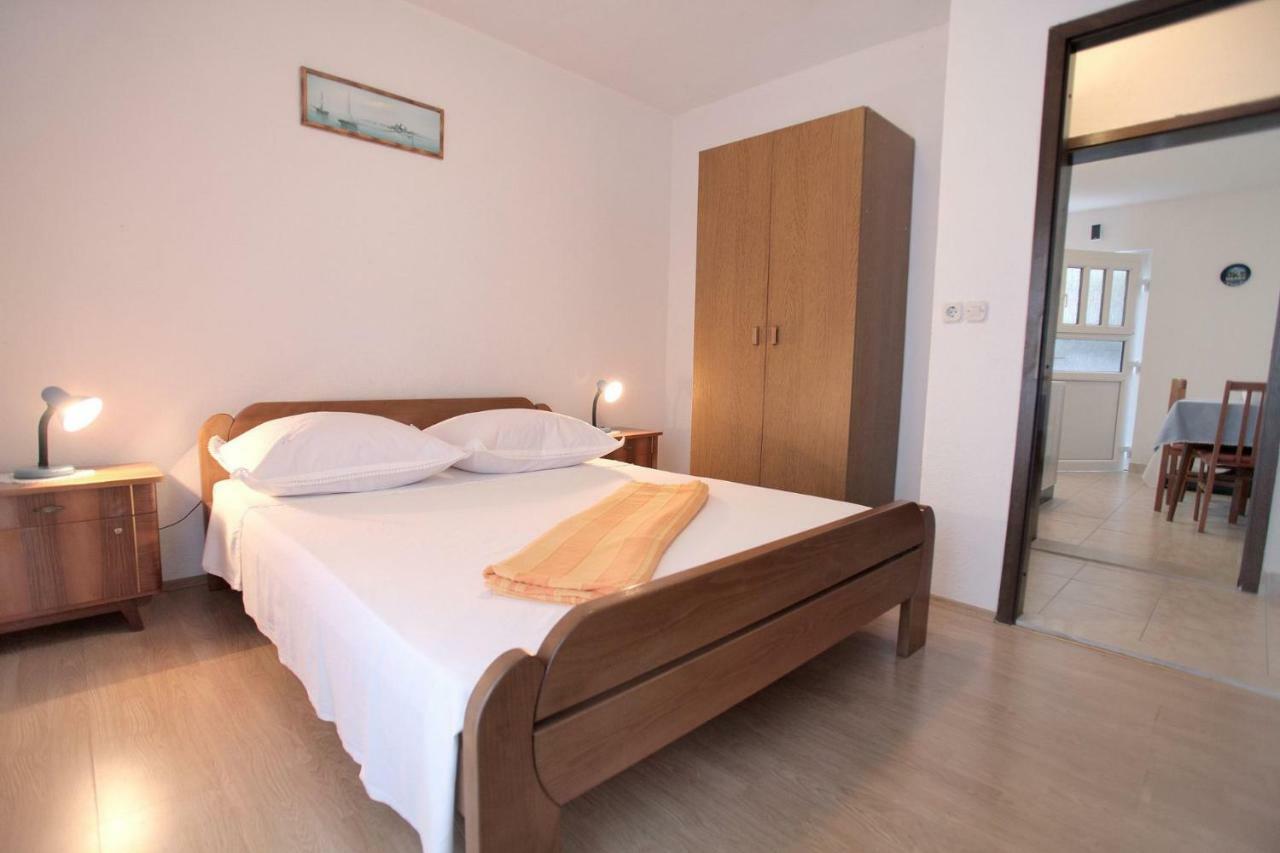 Apartments Maja - Sea View Trogir Bagian luar foto