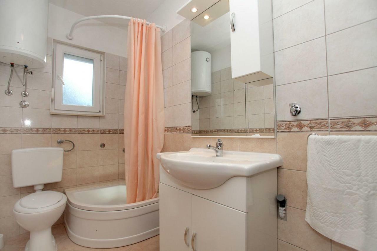Apartments Maja - Sea View Trogir Bagian luar foto