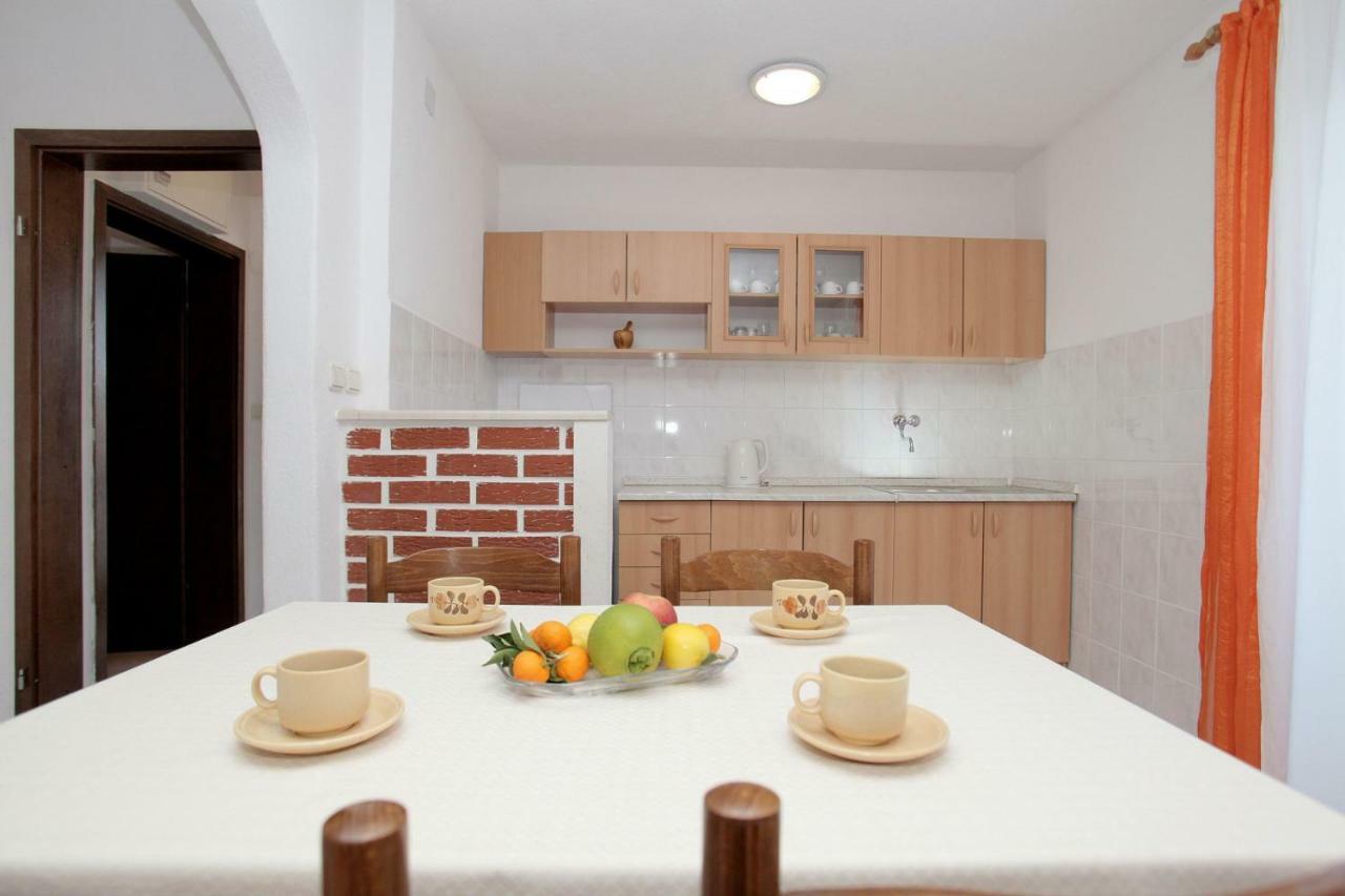 Apartments Maja - Sea View Trogir Bagian luar foto