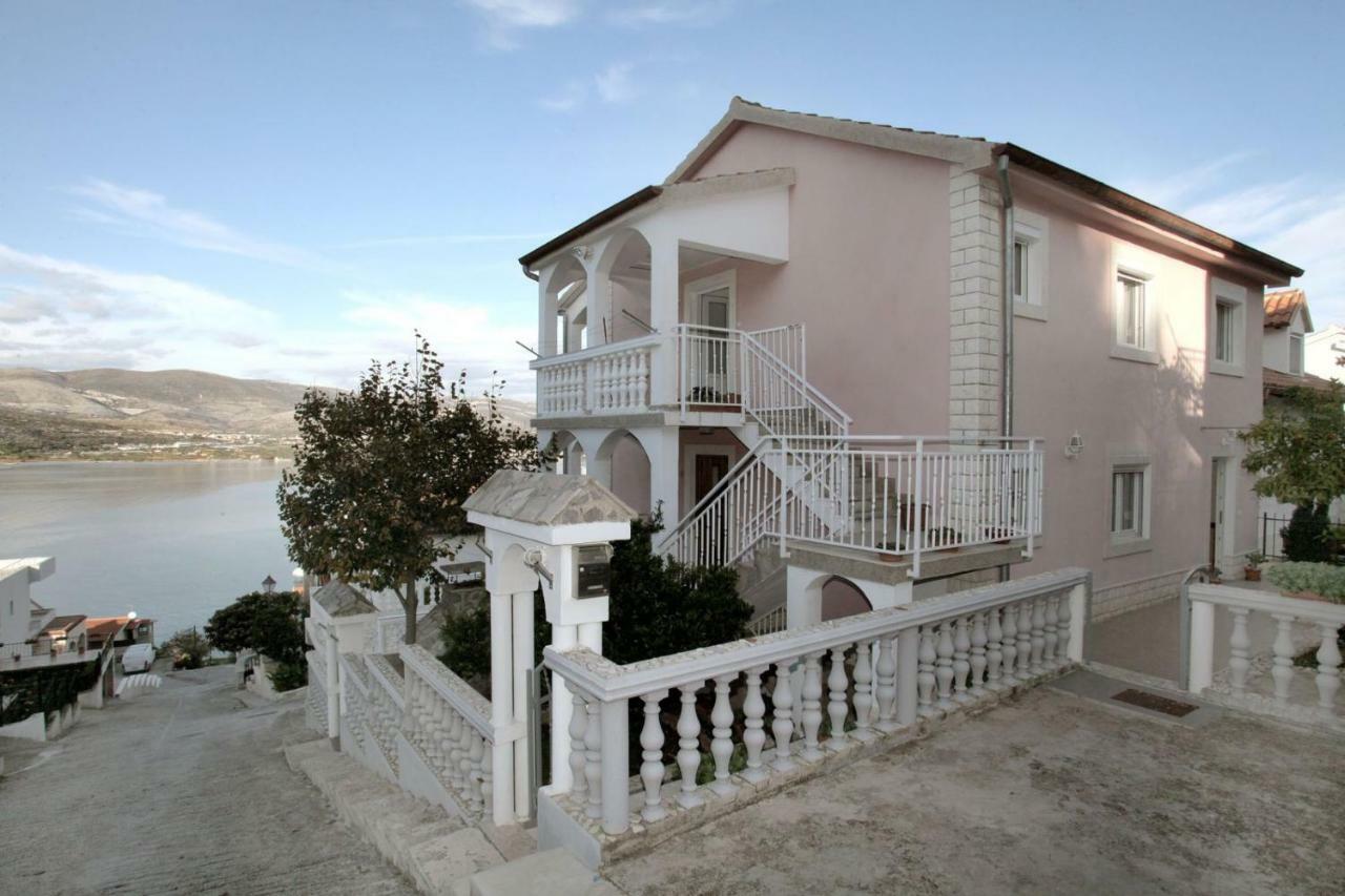 Apartments Maja - Sea View Trogir Bagian luar foto