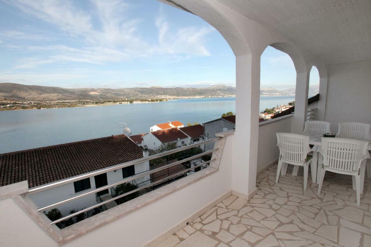 Apartments Maja - Sea View Trogir Bagian luar foto