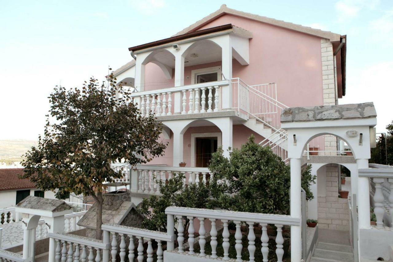 Apartments Maja - Sea View Trogir Bagian luar foto