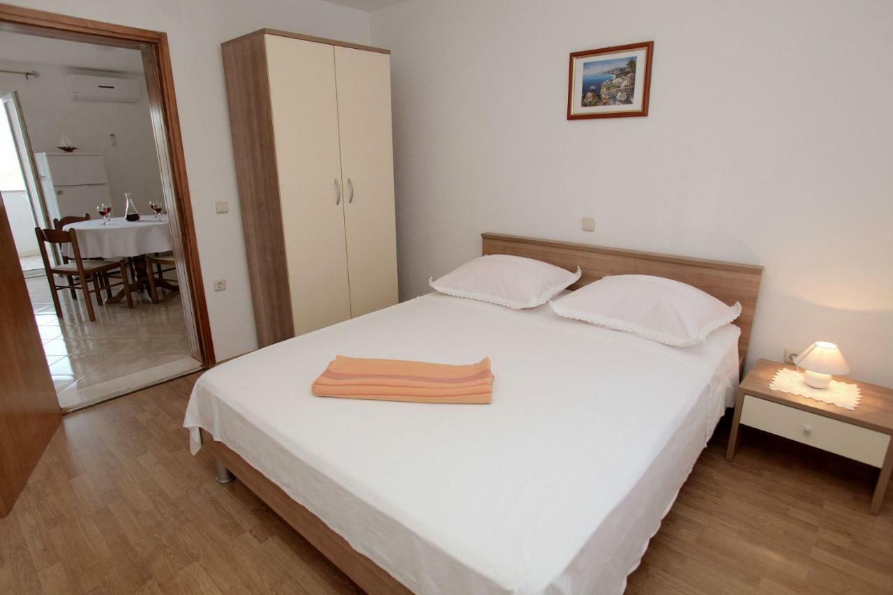 Apartments Maja - Sea View Trogir Bagian luar foto